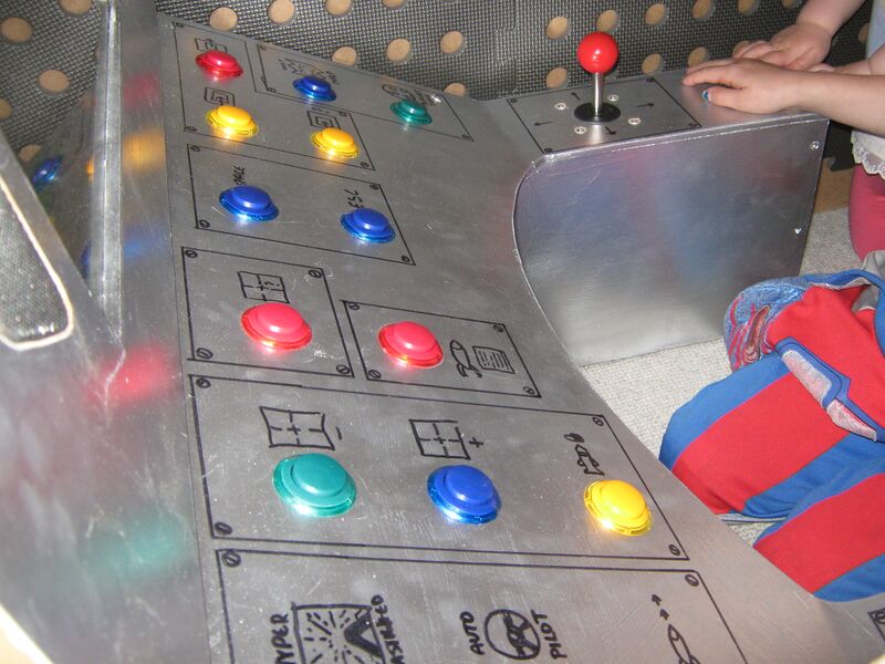 File:One armed man-0999.jpg